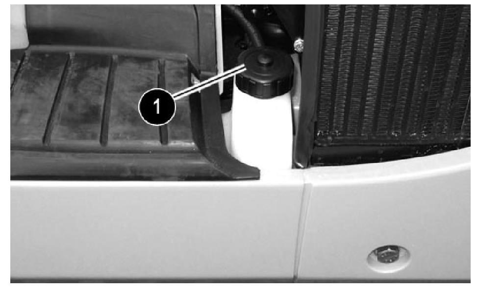 SNBU8740 113 Vedlikeholdstips Drivstofftank - rengjør lokk og sil Merk: Ikke start motoren før alt vedlikeholdet av drivstoffsystemet er utført.