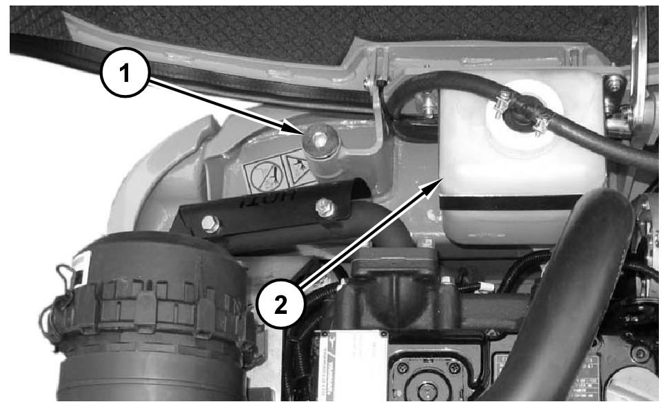 SNBU8740 117 Vedlikeholdstips Hydraulikksystem - kontroller oljenivå 8. Kontroller pakning (6) for skader. Hvis ødelagt, erstatt pakningen. 9. Installer det nye filteret. 10.