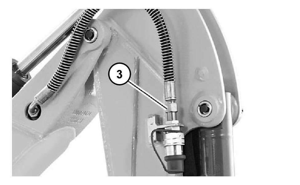 SNBU8740 61 Betjening Redskapskontroll Ledning (1) er plassert på høyre side av bommen og er en oljetilførselsledning. Ledning (2) er plassert på venstre side av bommen og brukes som en returledning.