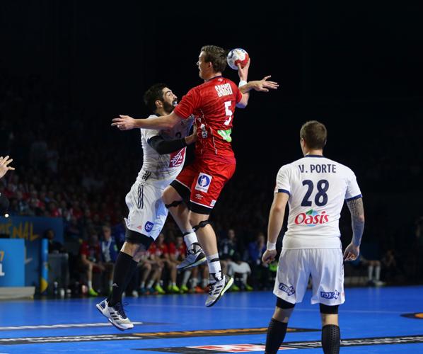 1 handball.