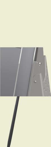 Monter skruer for å feste ovnen til veggbeslaget. STI: C:\Working Folder\Designs\\10066900 - Manual.