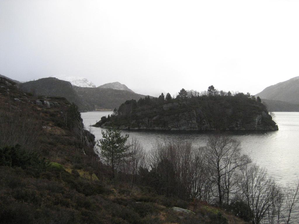 FLOLID AUST UTSYN SØR FRÅ FLOLID AUST, KNARRHOLMEN Foto: