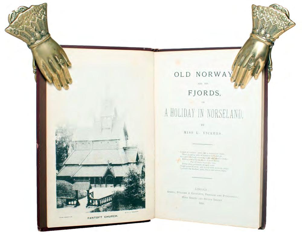 300,- 109) VICKERS, L.: Old Norway and its fjords, or A holiday in Norseland. Lincoln. 1893. 8vo. Frontplansje, 192 sider og 2 annonseblad. 8 fotografier.