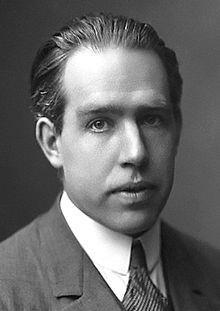 Bohr (& Rutherford) sin atom-modell Et atom er en