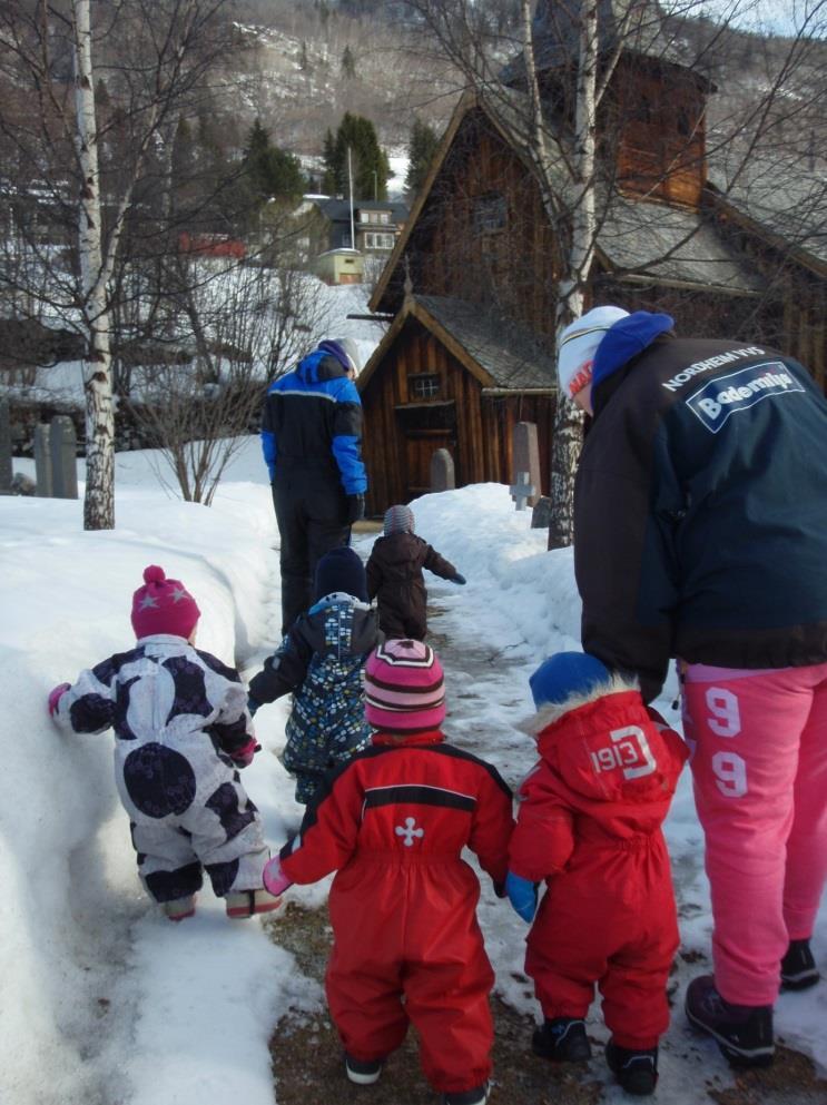 Hol i Hallingdal «Barnehagen skal bidra til at barn møter verden utenfor familien med tillit og nysgjerrighet.