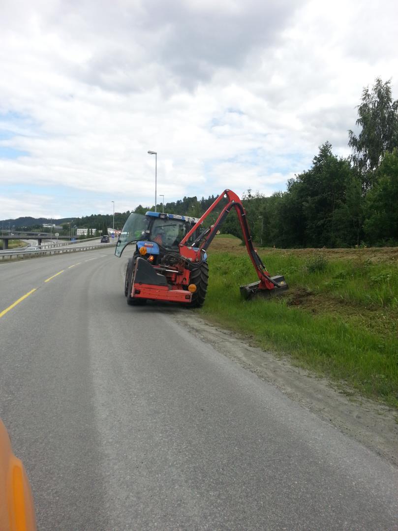 Kan stå i konkurransegrunnlaget, bla. A3, C3. Hvis du er usikker på hva som bør gjøres med en vegetasjonssak : - ring en grønn venn :-) Tidligere kontrakter: Plan og evt. dialog, i C3, pkt. 8.3.5, eller dialog i pkt.