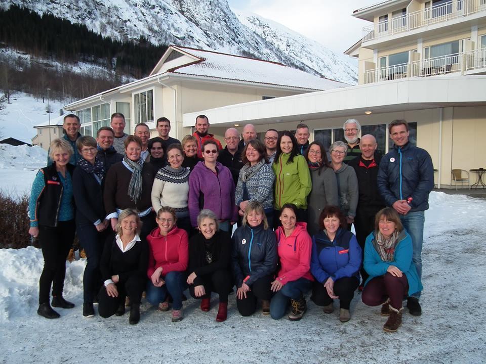 Årsmøtet SFT 2015 Alle årsmøtedeltakarane samla på Skei. Foto: Anne Rudsengen 31. januar heldt SFT sitt årsmøte på Skei.