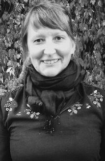 Marit Laugen er ansatt som fiolinlærer ved Trondheim kommunale kulturskole. Her jobber hun med elever i alderen 4-19 år, og i nivåspenn fra nybegynner til høyt viderekomment nivå.