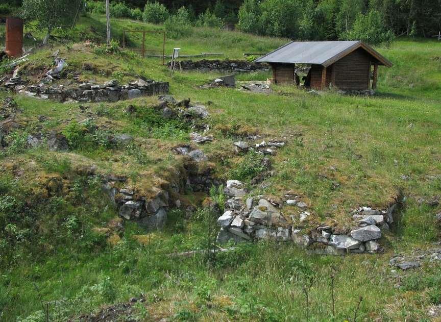 1 Innledning 1.1 Om søkeren Grunneier og tiltakshaver er AS Meraker Brug. AS Meraker Brug er eier og ansvarlig for dam Foldsjøen. Eiendommen har gårds-/bruksnummer 69/1 Malvik AS Meraker Brug.