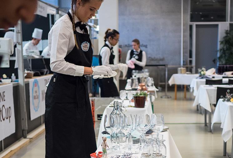 STEG 2 Konkurranseregler MENYOPPGAVEN 1. Laget skal utarbeide en tre-retters meny til 8 personer. Finale i STAVANGER Det kåres ett vinnerlag per gjennomført semifinale.