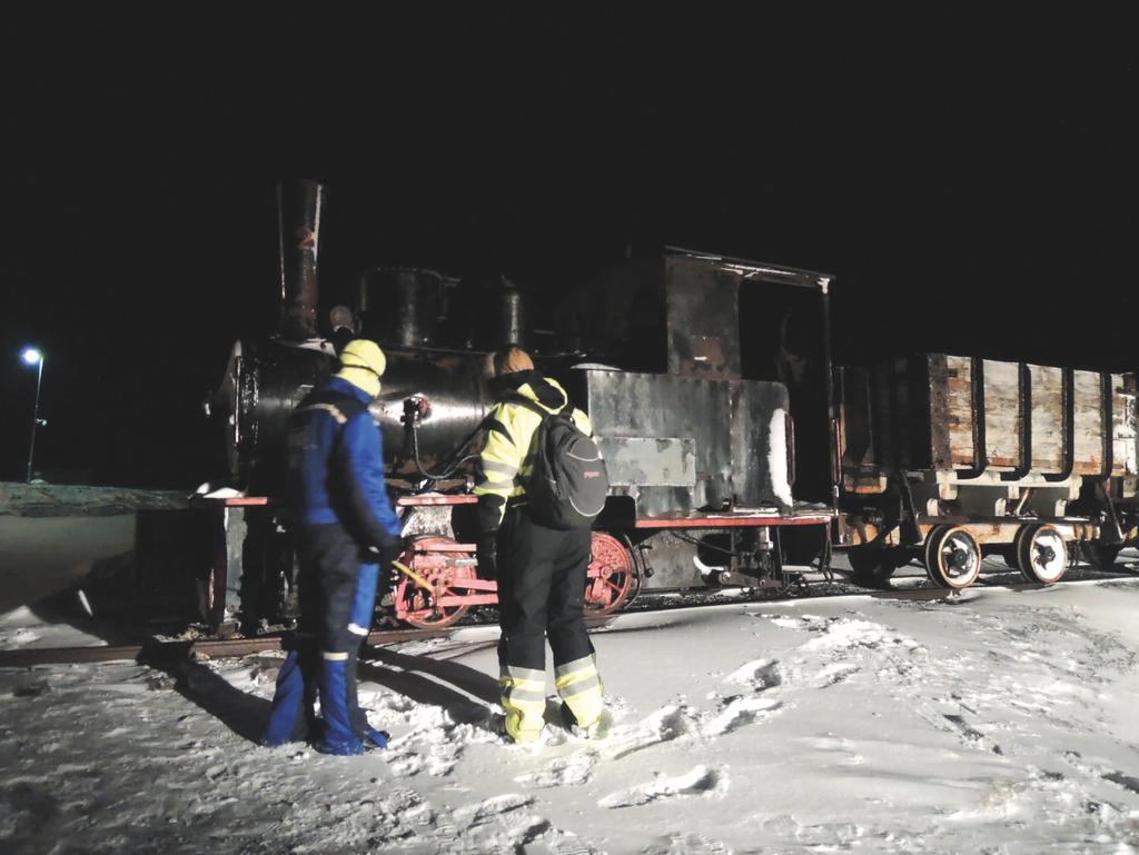 Om prosjektet Frakten I 2012 hadde metallkonservator ved Norsk Folkemuseum, Jan Petter Brennsund utarbeidet en tilstandsrapport om lokomotivet på oppdrag for Svalbard miljøvernfond og Kings Bay AS.