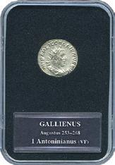 Den første er en Antoninianus med keiser Gallienus og den andre er en Follis, jubileumsmynt utgitt i perioden 330 til