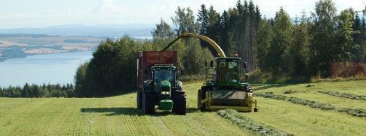 INNHOLDSFORTEGNELSE Mye av det helseskadelige arbeidet knyttet til fôrhåndtering er i dag historie, takket være kvalitetsutstyr med særs gode brukeregenskaper utviklet av Serigstad Agri AS.