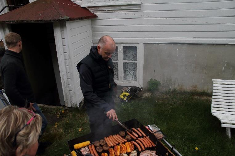 Thunestvedt. Her ble det grilling, lek og moro for store og små.