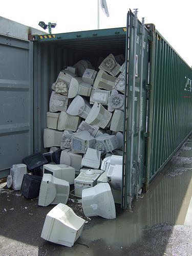 Avvik og ulovlige forsendelser av avfall Eksempler: Manglende transportdokumenter Beskrivelse av avfallet stemmer ikke med innholdet i forsendelsen Forsendelse uten gyldig