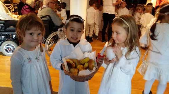 Desember 9. desember kl. 12.00-14.00 i Festsalen Lørdagskafe. Kantinen er åpen, og vi byr på en hyggestund med underholdning for beboere og pårørende. 14. desember kl. 12.00-14.00 i Festsalen Julebuffet for beboere, pårørende, ansatte, og frivillige.