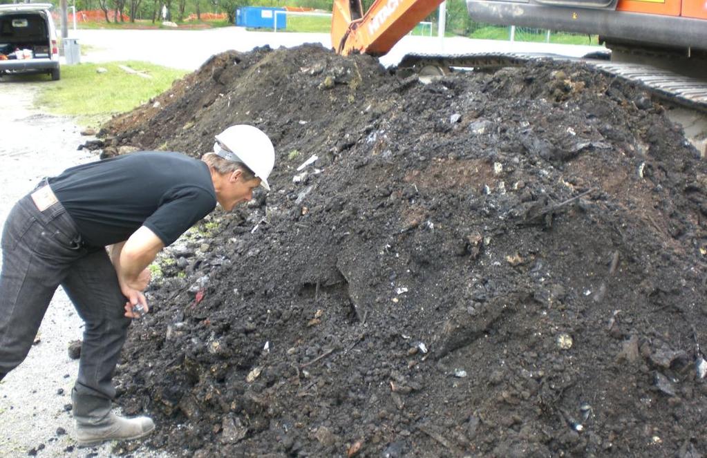 Jernbrunt vann pipler inn fra ca 5 meter under terreng, der det er