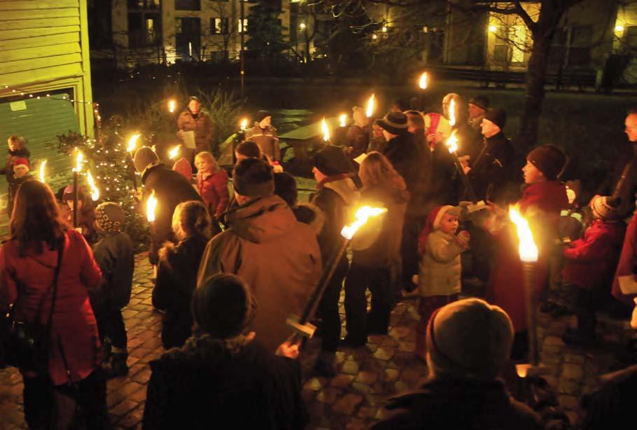 Søk «Sydnes & Nøstet Vel» og bli venn i dag! LYS! len er enkel: Ingen tenner julelysene før 11.