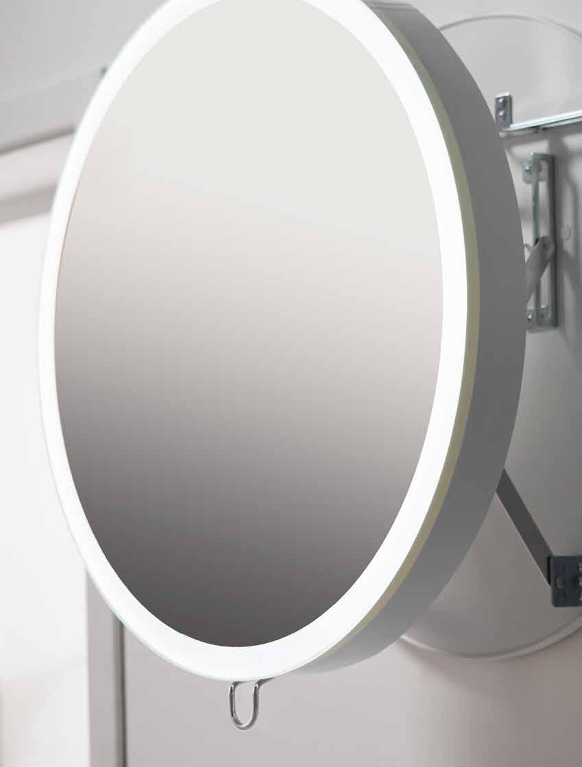SPEIL/SPEILSKAP Speilskap leveres i dybde 12 cm og 16 cm med LED-underlys og stikkontakt. Skapene kan leveres med LED-lysplate eller lystopp. Lystoppen leveres med LED-spotter og LED-overlys.