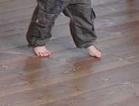 Gulvolje UV-lakk Matt overflate Enkelt vedlikehold Våre behandlede gulv er praktisk talt vedlikeholdsfrie - de kan tas i bruk rett etter legging.
