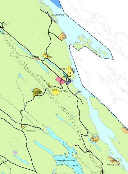 2 Kommuneplan Gjeldande kommuneplan for området er synt under. Busstilbod 6-7 av bussrutene med rute 300 Mastrevik Knarvik (Bergen) går via fv 565 over Radøy på kvardagane, og 2-3 i helgene.