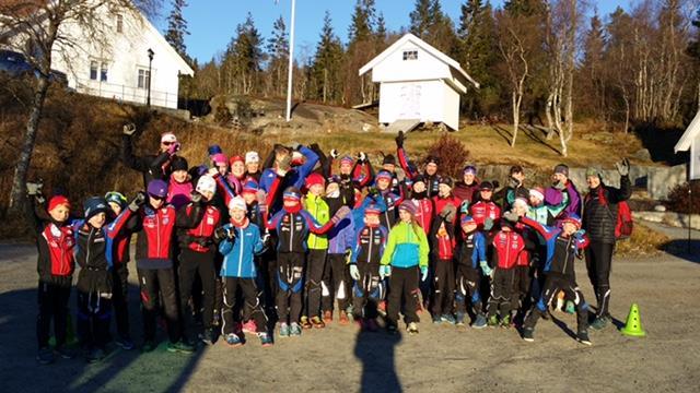 Barmarksamling med Kjærstad, bilde fra Rynesbakken Skisamling/Sosialsamling i Røyrvik 2.-4. desember 2016 Skisamling i Røyrvik var en vellykket samling der voksne og barn deltok.