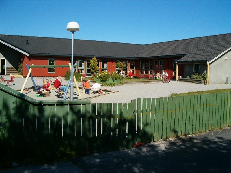 Kort om barnehagen Fosna barnehage er en kommunal barnehage som ble åpnet i 1992. Vi har 41 barn fordelt på avdelingene Kvennberget, Oma og Vollvatnet.