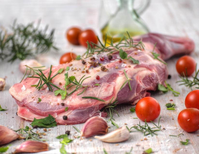 Sous-vide Lammebog Lammebog er fantastisk smakfult kjøtt og en herlig råvare å koke supper og frikasse på. Lammet har mye karakteristisk egensmak, og kan i tillegg tilsettes mange spennende smaker.