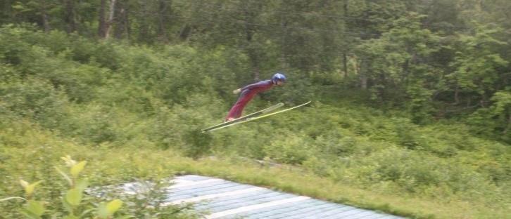 Beretning Hopp- og kombinertkomiteen 2015-17 ^ Hopp og kombinertkomiteens sammensetning i perioden: Funksjon Navn Leder Jan Eivind Pettersen Tromsø Skiklub Medlem Ivar Solberg