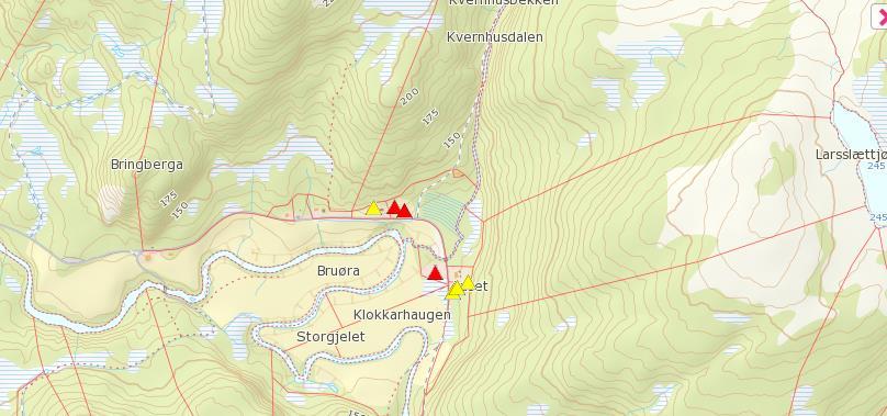 I kartutsnittet under er disse SEFRAK-bygningene vist som gule og rød trekanter, der gul representerer annen SEFRAK-bygning, mens rød farge innebærer at bygningen er meldepliktig ved riving eller