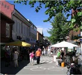 overflateparkering og 25 m 2 bruksareal per ansatt gir 30 arbeidsplasser per dekar. Illustrert til høyre med kontorbygg fra Forus. Foto høyre: forus.no.