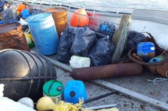 13. -24- SEPTEMBER Røst Jeger- og Fiskeforening har søppelrydding. Følg med på deres facebook-side «SØPPELFRITT PÅ RØST» Alle oppfordres til å rydde i strandsonen på alle øyer og holmer.