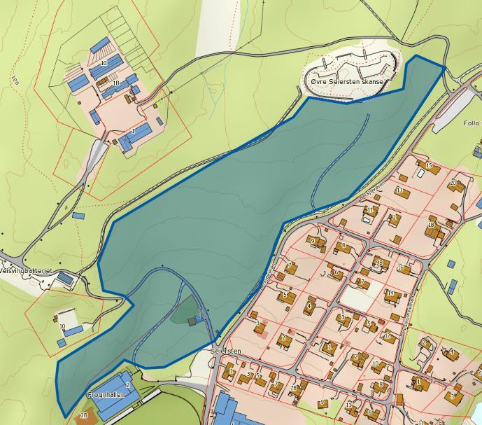 stikker frem i dagen, forekommer. Det finnes også et mindre fuktdrag i området. Området er dekket av skog. Skogen består for det meste av løvskog med et betydelig innslag av edelløvtrær. Figur 2.