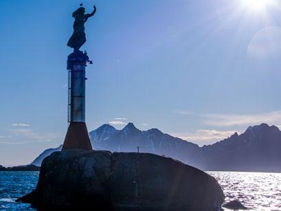 Sørover til Helnessund/ Steigen, vestover til midt på Henningsværstraumen, nordover til yttersida av Austvågøy og østover til Ofoten og Tysfjord.