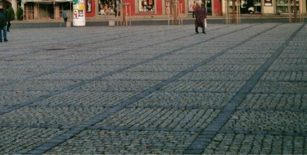 Peter og Paul med sine stiftsfigurer, dessuten Nietzsche Hus, Marientor, Wenzelsturm og Naumburgs gamle by.