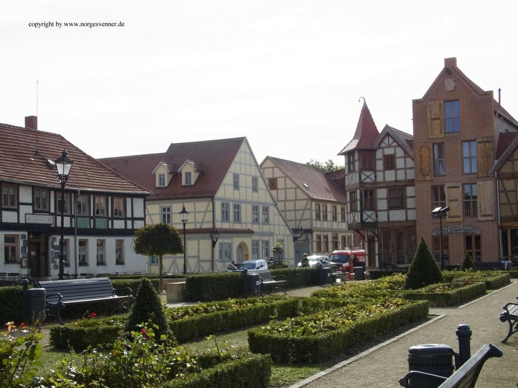 Tangermünde torv Mer om Tangermünde finner Du hos: Tangermünder Tourismus-Büro Regine Schönberg Markt 2 D-39590 Tangermünde