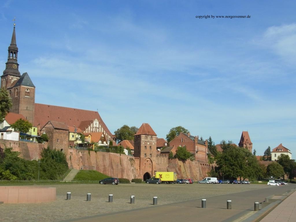 Tangermünde Wernigerode populær bryllupsrådhus ved foten av Brocken Området rundt Wernigerode er Tysklands nordligste middelhøye fjellområde som heter Harz. Wernigerode med 36.