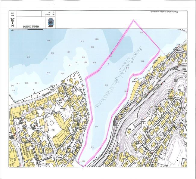 Figur 2. Markert området i Kittelsbukt som skal tildekkes/gjøres tiltak ved, ca 34 000 m² A.4 Organisasjon og enteprisemodell Arbeidene gjennomføres som totalentreprise. A.5 Dokumentliste Konkurransegrunnlaget består av følgende deler: Del 1.