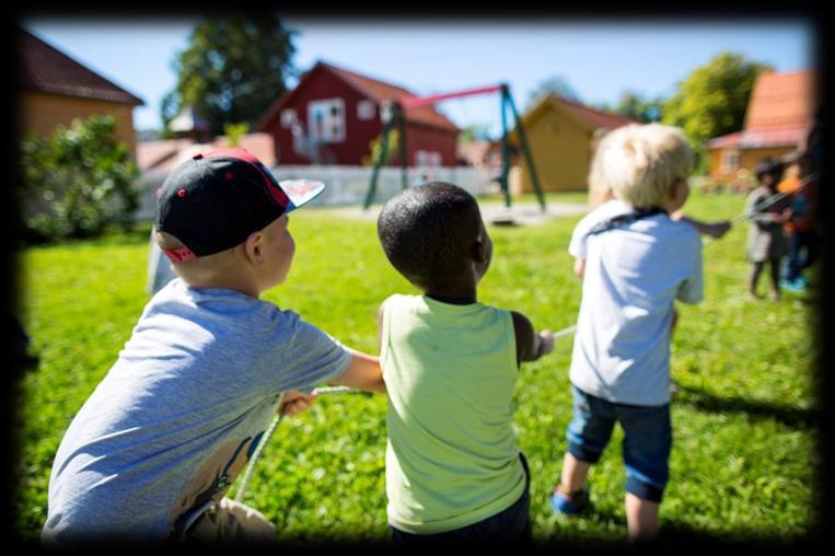 Kosthold og helse i Karljohansvern barnehage Karljohansvern barnehage er opptatt av å bidra til et sunt kosthold. Vi følger derfor helsedirektoratets retningslinjer for mat og måltider i barnehagen.