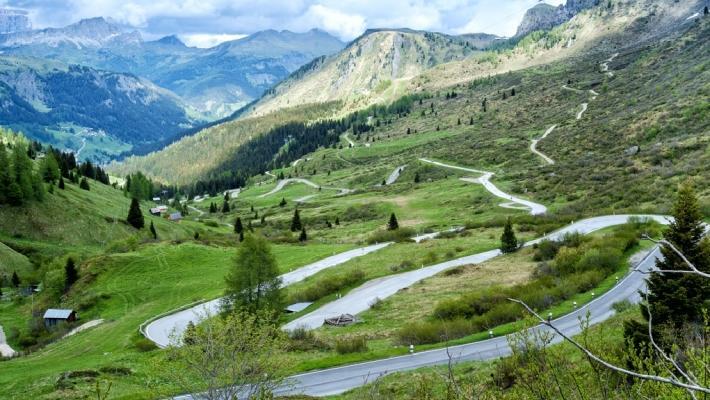 Områdene Dolomites og Lagorai har hele 1100 kilometer med sykkelstier i fjellene og omfatter dalførene: Fiemme, Fassa, Primiero, Valsugana, Piné Plateau og Cembra.