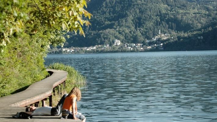 Sant Orsola (16.1 km) Bare noen få mil øst for storbyen Trento finner dere de åtte åpne gårdene som er en del av kooperativet Sant Orsola.