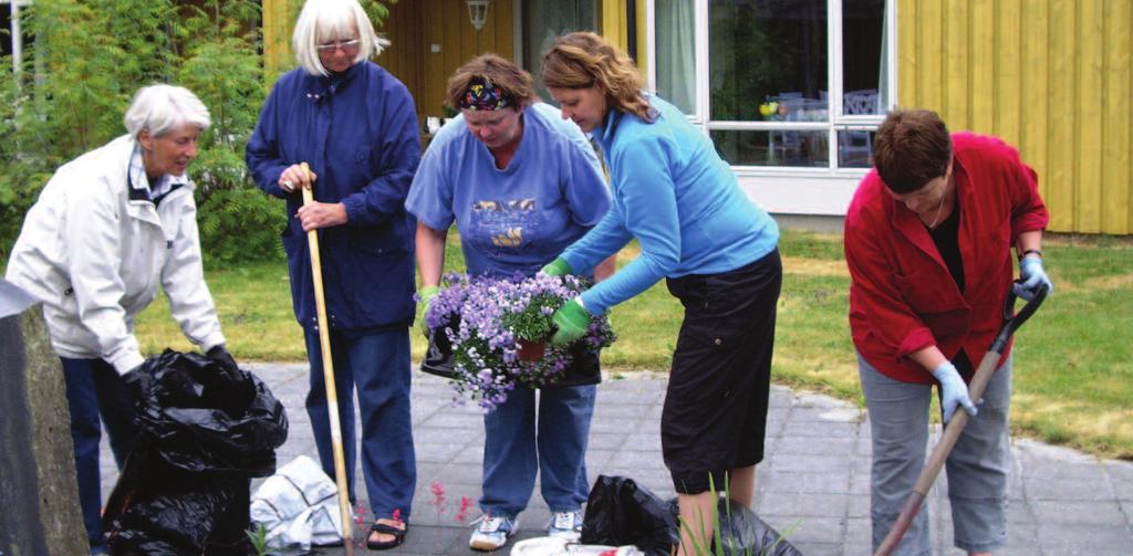 Sandnes-klubbens sansehage inspirerte andre klubber. Hagen ligger ved eldreboliger og en lindrende enhet, og inviterer også svekkede mennesker til å komme i nærkontakt med farger, duft og form. Fra v.