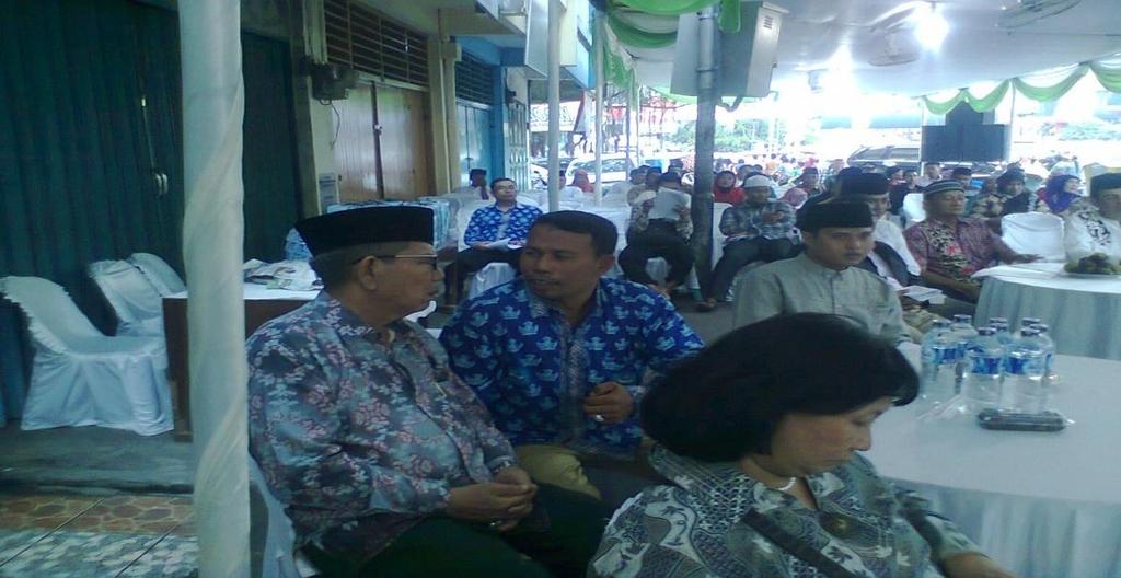 umur, status perkahwinan, tanggungan responden dan pendidikan responden. Dari sini dapat dijadikan tolok ukur kajian yang dilakukan sehingga menjadi tepat pada sasaran yang dikehendaki.