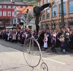 Parade: Sportsveteransykkelklubben Cyclus I løypen: Fra Bontelabo til Festplassen.