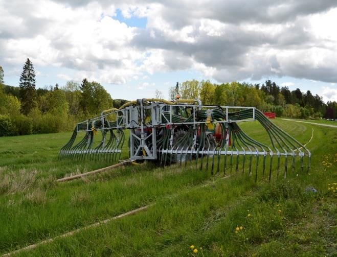 omlegging av eng; erosjonsklasse 1 og 2 Dekar 60 Bruk av tilførselsslanger og slepeslanger Dekar 75 x Ugrasharving Dekar 80 x Hypping/radrensing Dekar 150 x Flamming Dekar 150 x Grasdekt vannvei i