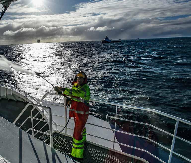 Foto: Håkon Seim/Fotokonkurransen for sjøfolk Økningen i antall fartøy skyldes både innflagging og nybygg. Mellom 2015 og 2016 forsvant 272 næringsfartøy fra registeret, mens 524 nye fartøy kom til.