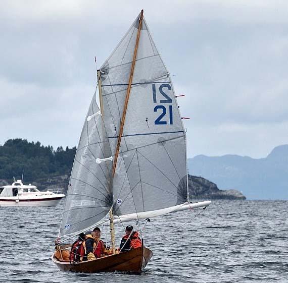 For sesongen 2016 ble det av Oselvarklubbens styre bestemt at det skulle seiles om pokalen under Båtlaget Njord/Tysnes sin Sommerregatta søndag 19. juni.