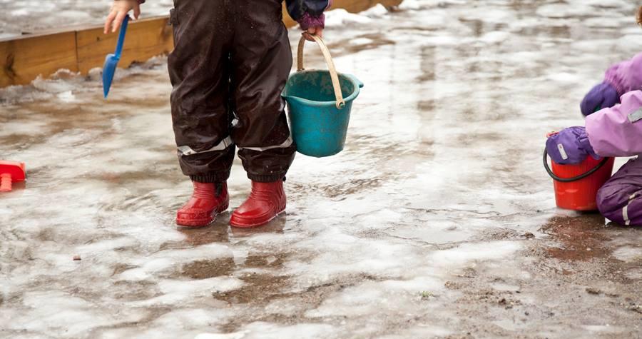 Foreldresamarbeid Rammeplanen sier: «Barnehagen representerer et kompletterende miljø i forhold til hjemmet.