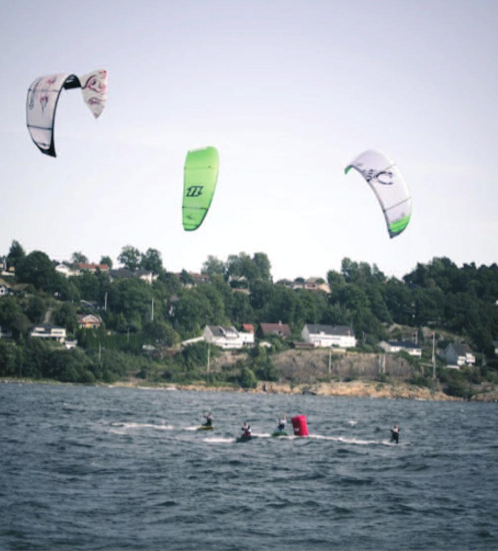 Årsrapport kitegruppe 2013 Kitegruppen var i 2014 representert ved Sjur Sannerud. Gruppen hadde for 2014 ambisjoner om et fast treningsopplegg med følgebåt på vannet og enkelte lokale regattaer.