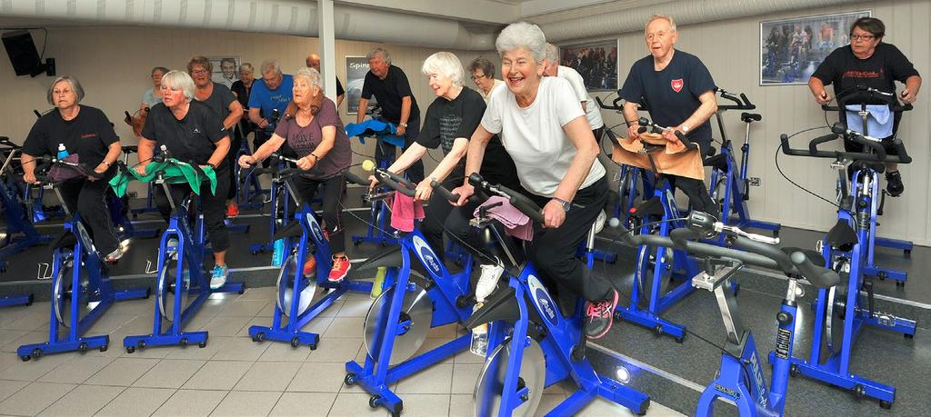 Ja, du kan vel si at jeg holder alderdommen i sjakk gjennom å komme hit til Arendal Sport & Fitness-Senter to ganger i uka, sier Brit Haukland (70) fra Holmen i Arendal.